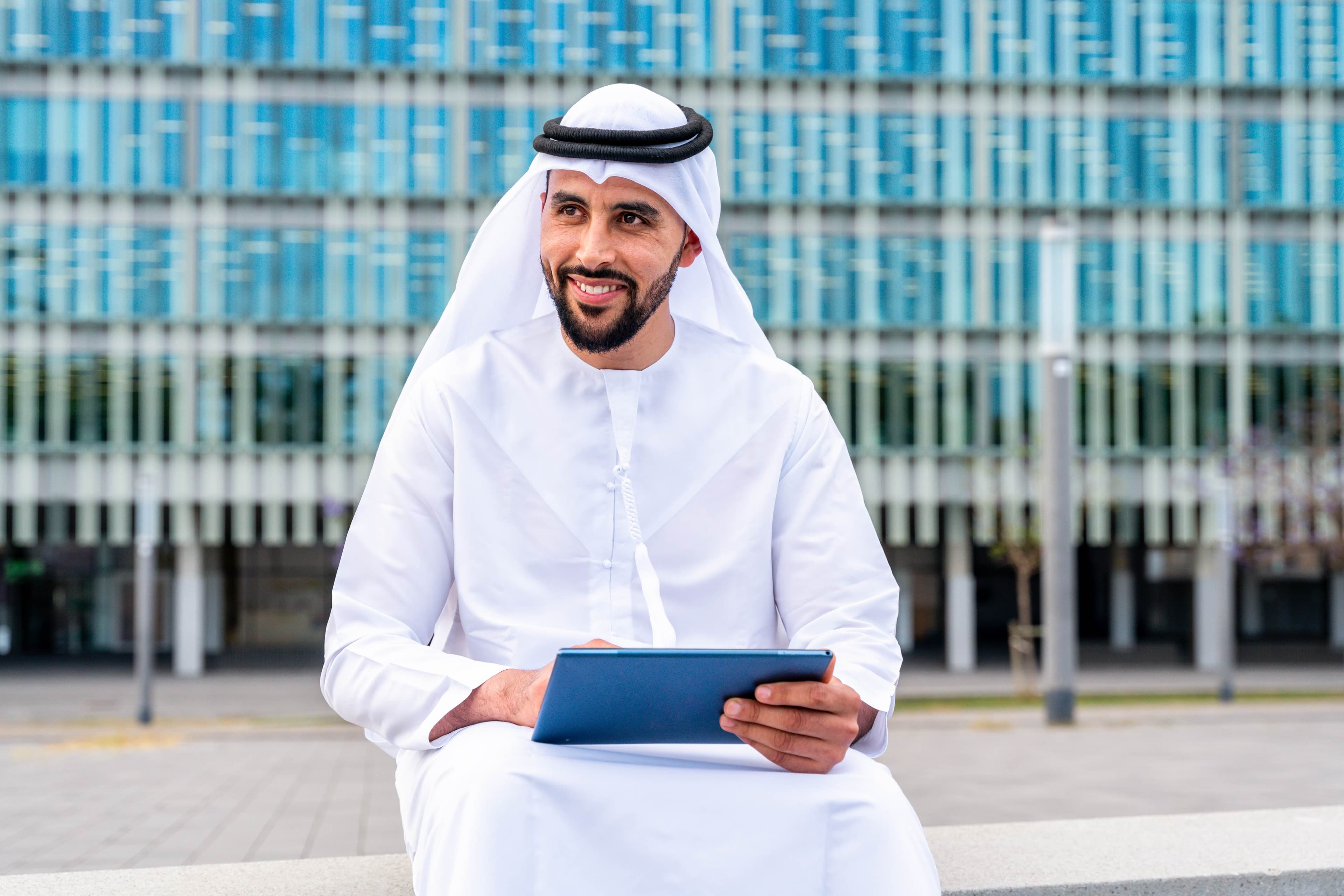 واجهة أداة بحث عقاري ذكية وحديثة مصممة لسوق دبي